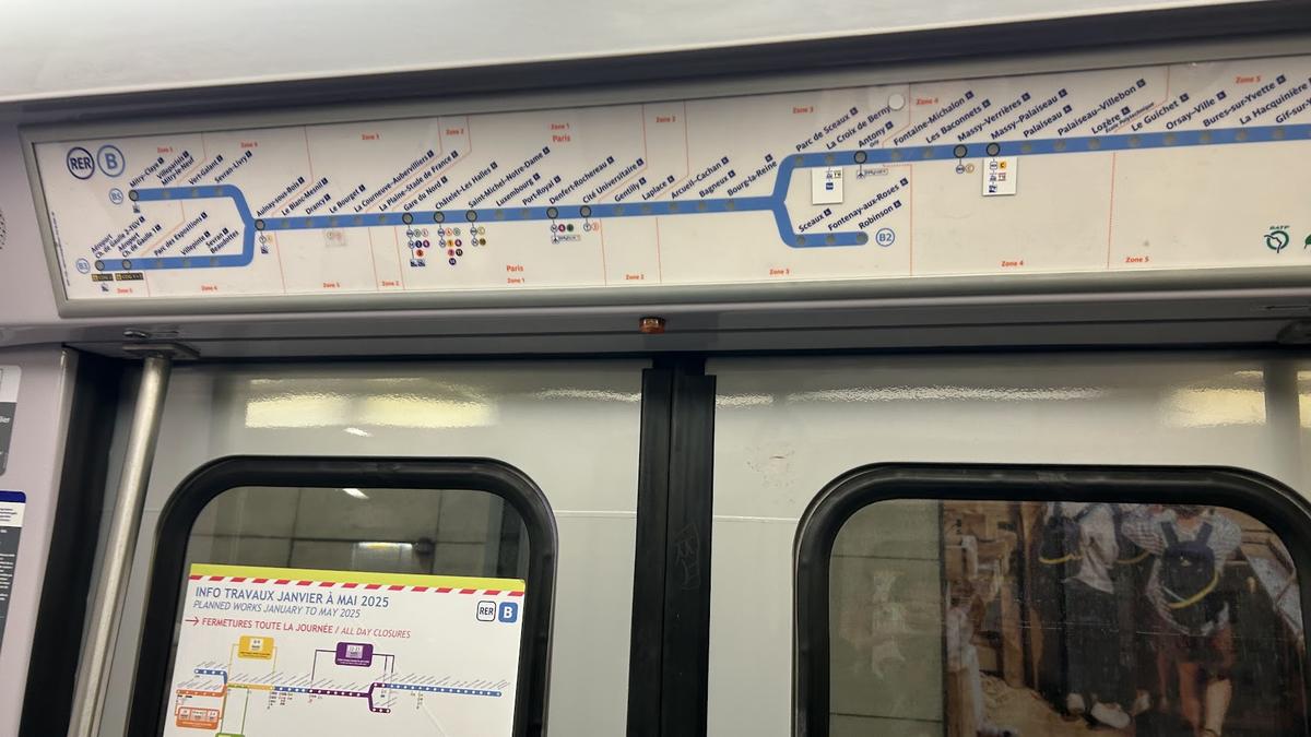 RER B